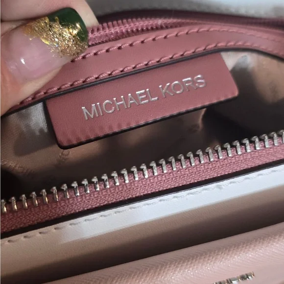 EUC Michael Kors Light Pink Satchel - Picture 3 of 5